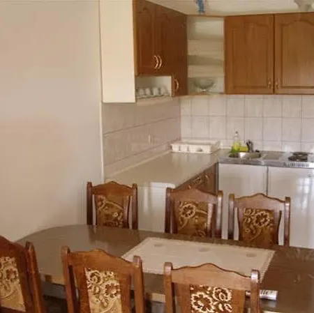 Veselka, 3*