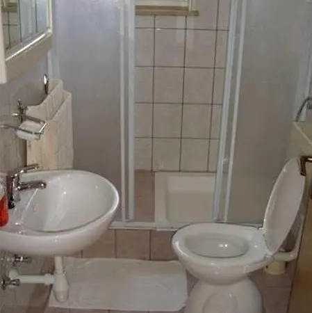 Veselka, 3*