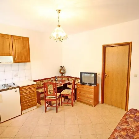 Veselka, 3*
