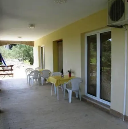 Veselka, 3*